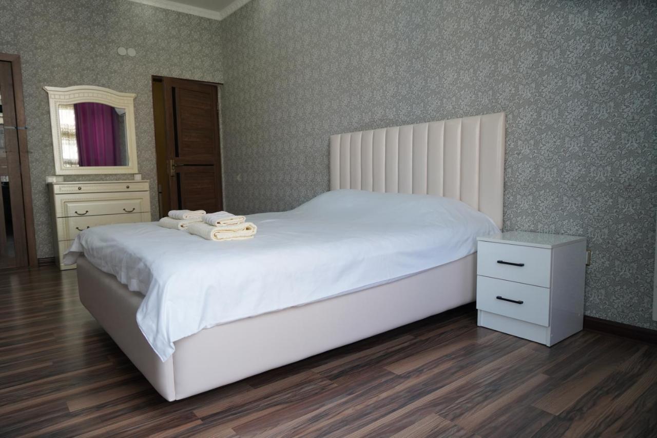 Nice And Comfortable Apartment In The Downtown Of Bishkek Esterno foto