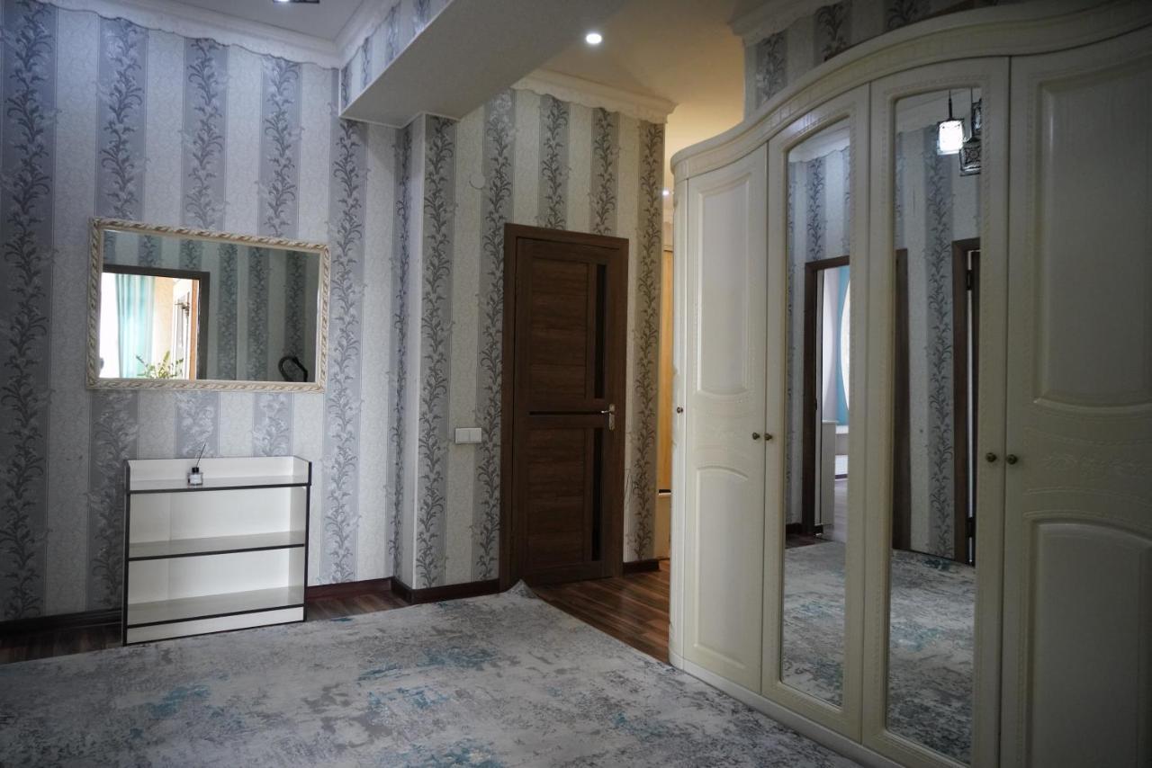 Nice And Comfortable Apartment In The Downtown Of Bishkek Esterno foto