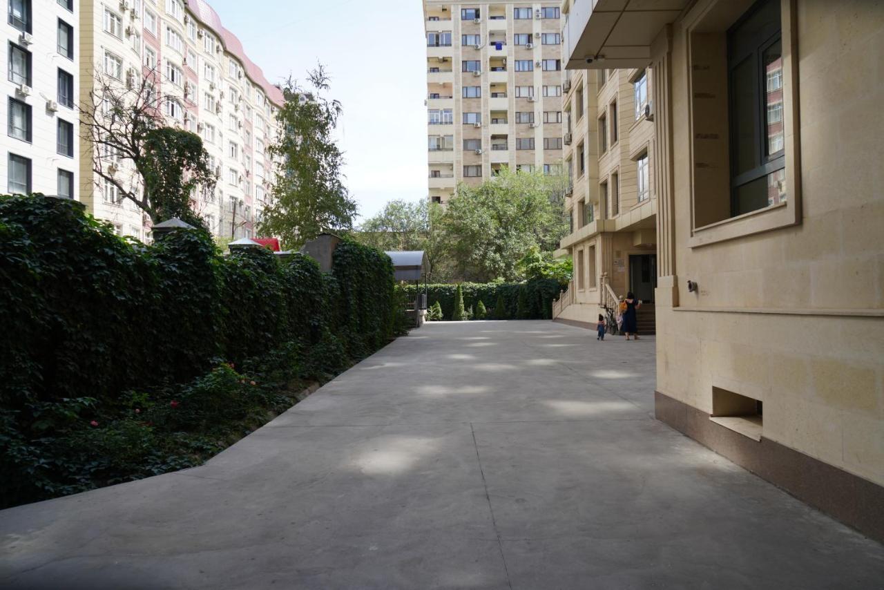 Nice And Comfortable Apartment In The Downtown Of Bishkek Esterno foto