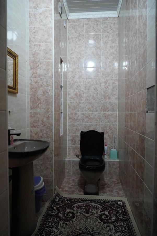 Nice And Comfortable Apartment In The Downtown Of Bishkek Esterno foto
