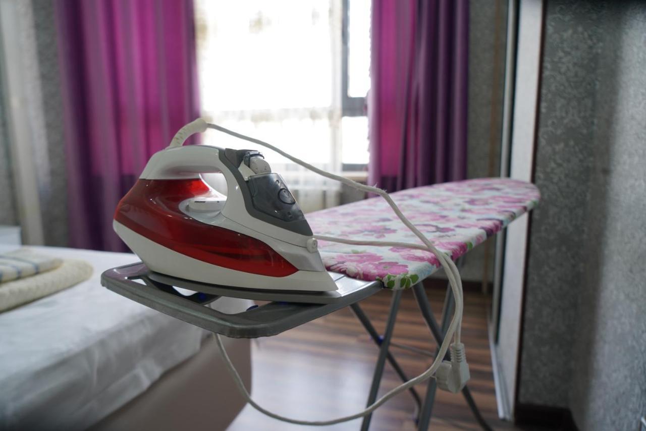 Nice And Comfortable Apartment In The Downtown Of Bishkek Esterno foto